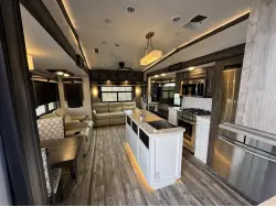 2021 FOREST RIVER CARDINAL 3350RLX