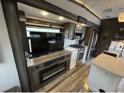 2021 FOREST RIVER CARDINAL 3350RLX