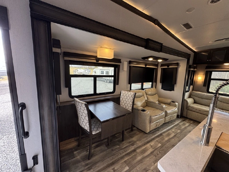 2021 FOREST RIVER CARDINAL 3350RLX