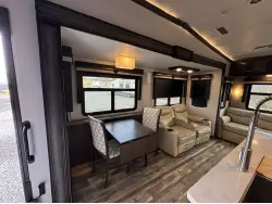 2021 FOREST RIVER CARDINAL 3350RLX