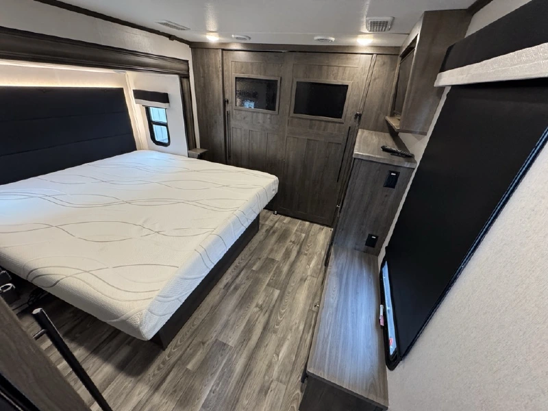2021 FOREST RIVER CARDINAL 3350RLX