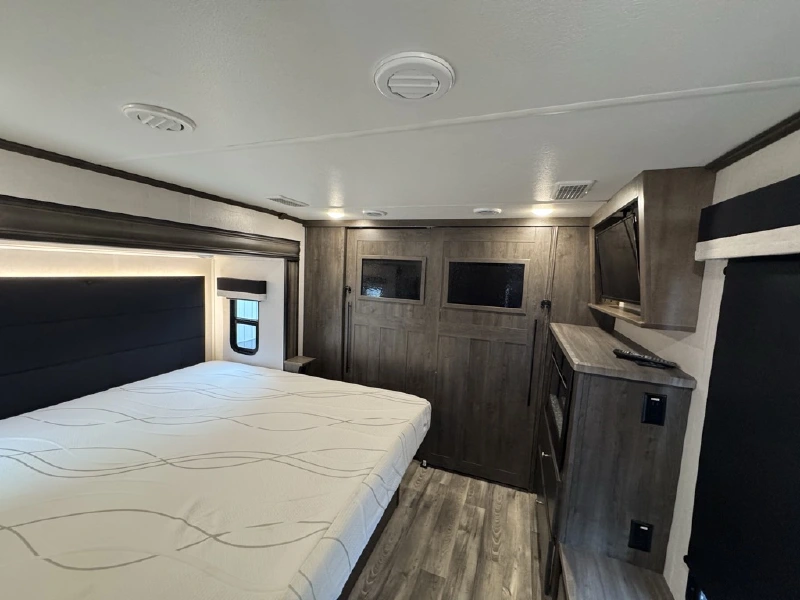 2021 FOREST RIVER CARDINAL 3350RLX