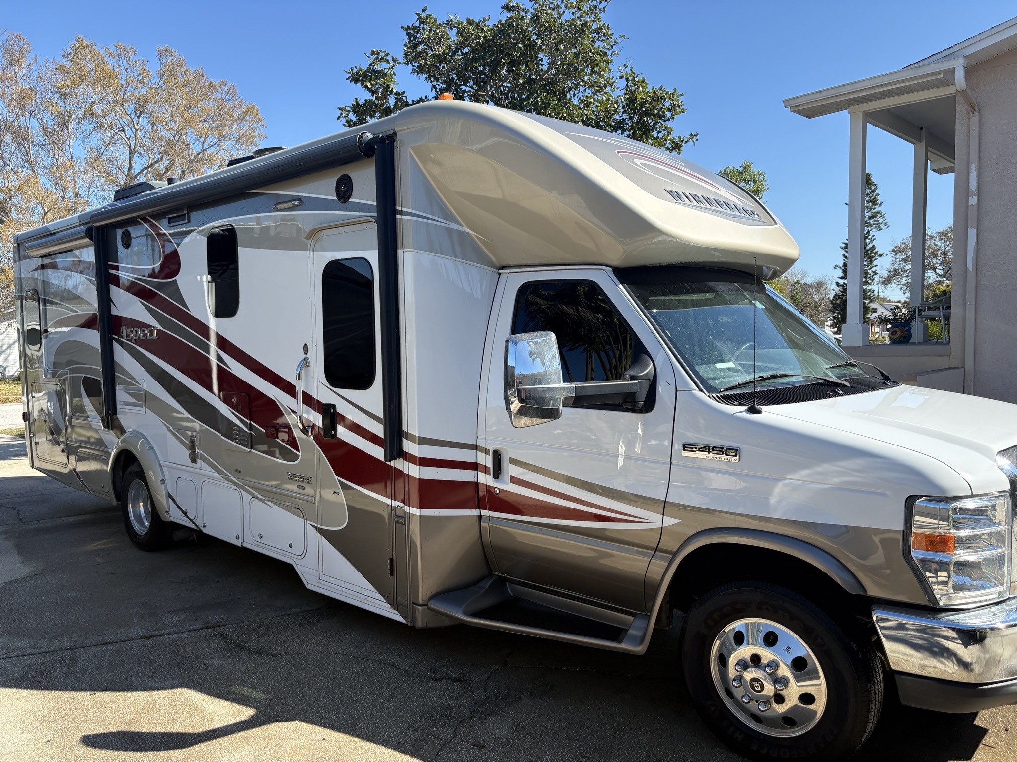 2015 Winnebago ASPECT 27K RV