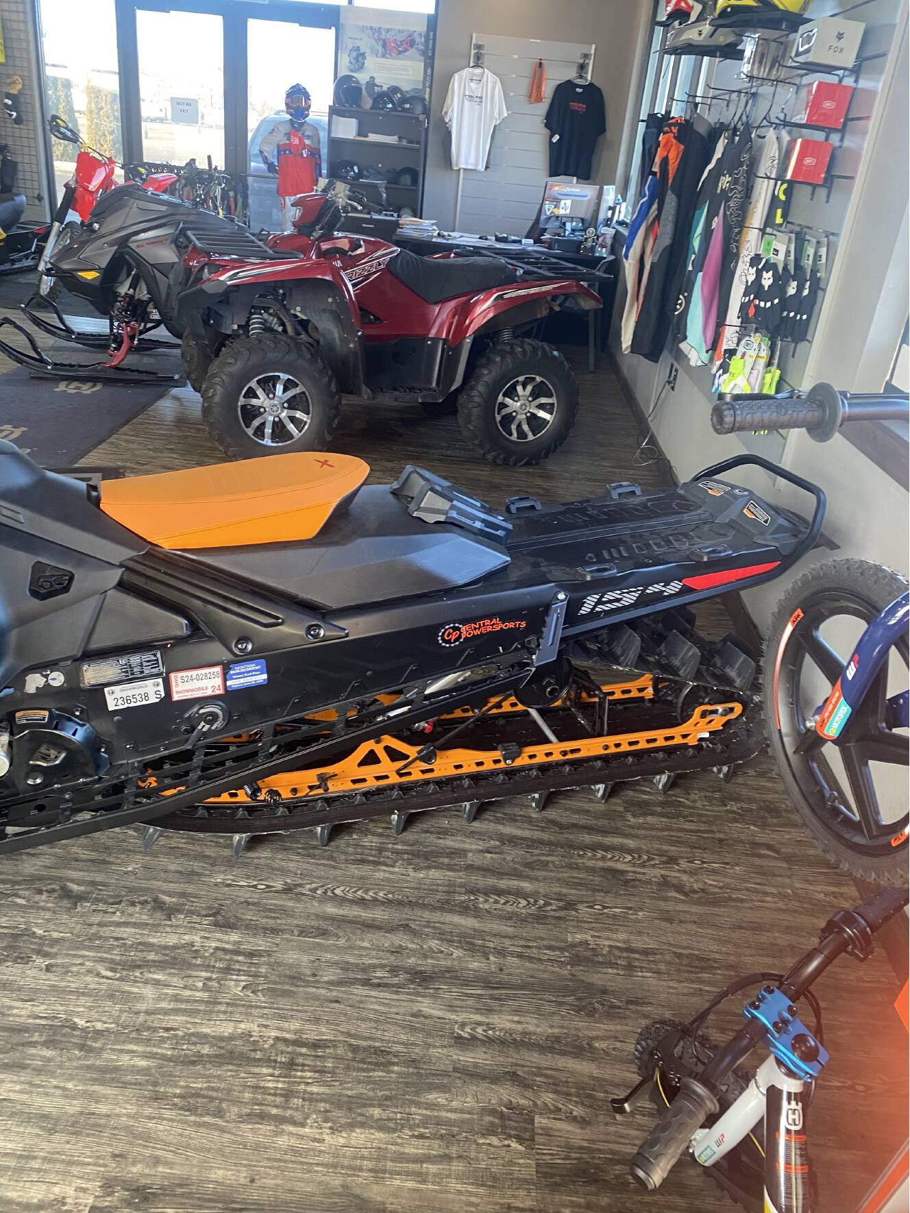 A photo of this 2024 Ski-Doo Summit X Expert 154 850 E-TEC SHOT PowderMax X-Light 3