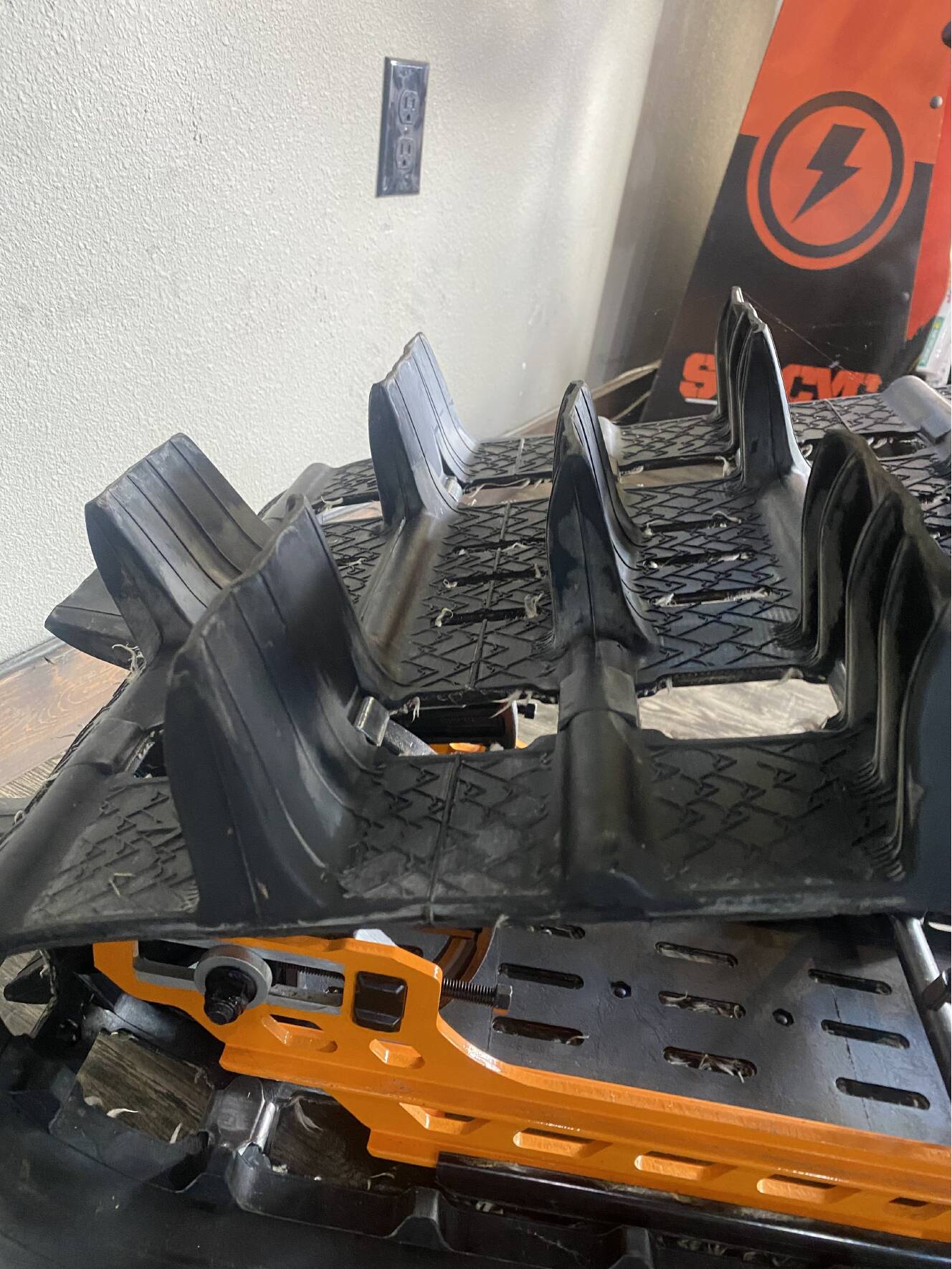 A photo of this 2024 Ski-Doo Summit X Expert 154 850 E-TEC SHOT PowderMax X-Light 3