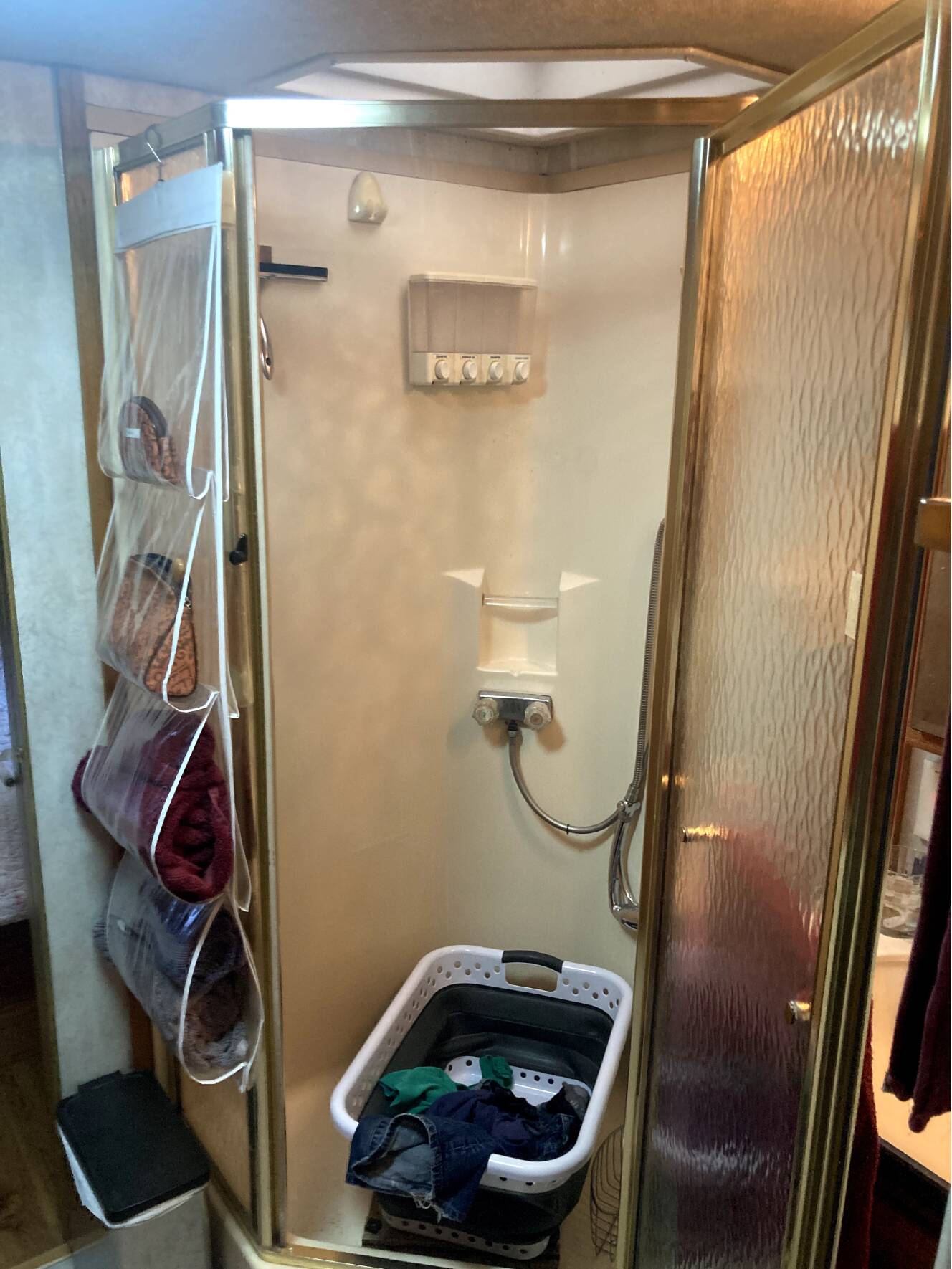 A photo of this 2000 Monaco DIPLOMAT 38 A