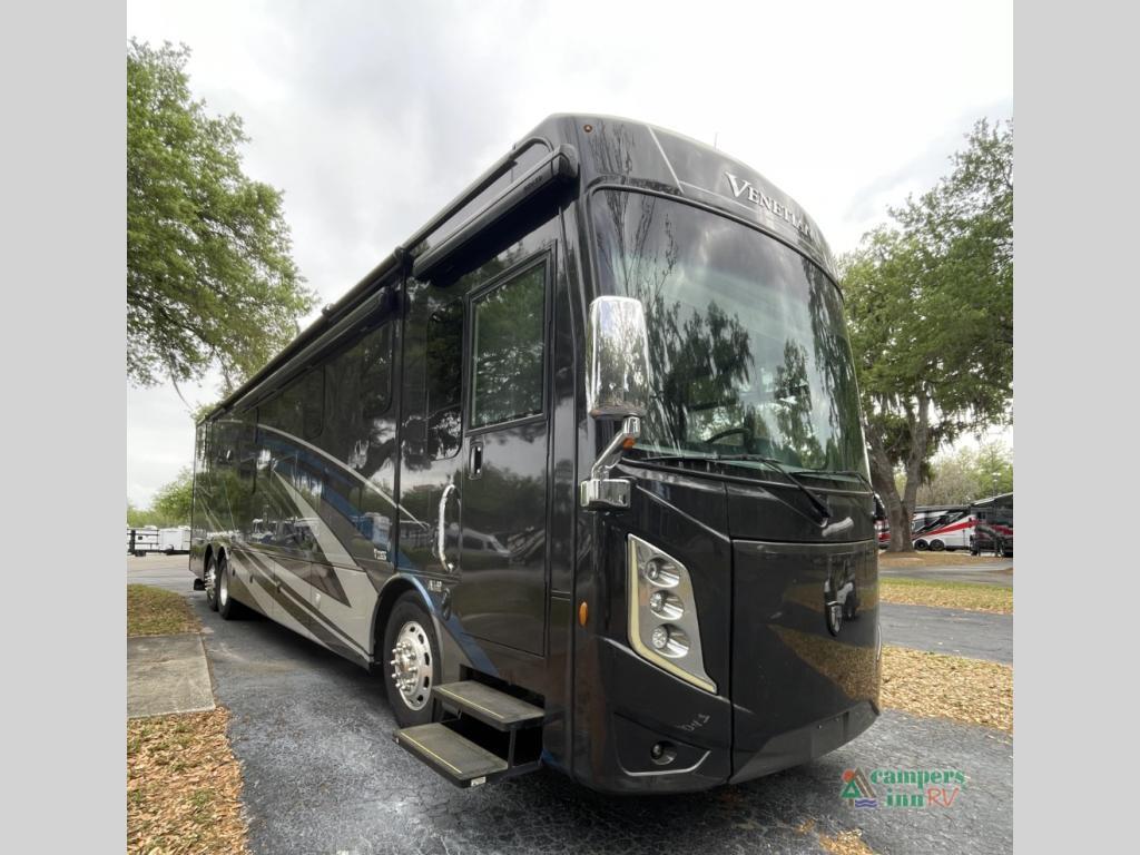 2023 Thor Motor Coach Venetian B42 in seffner FL