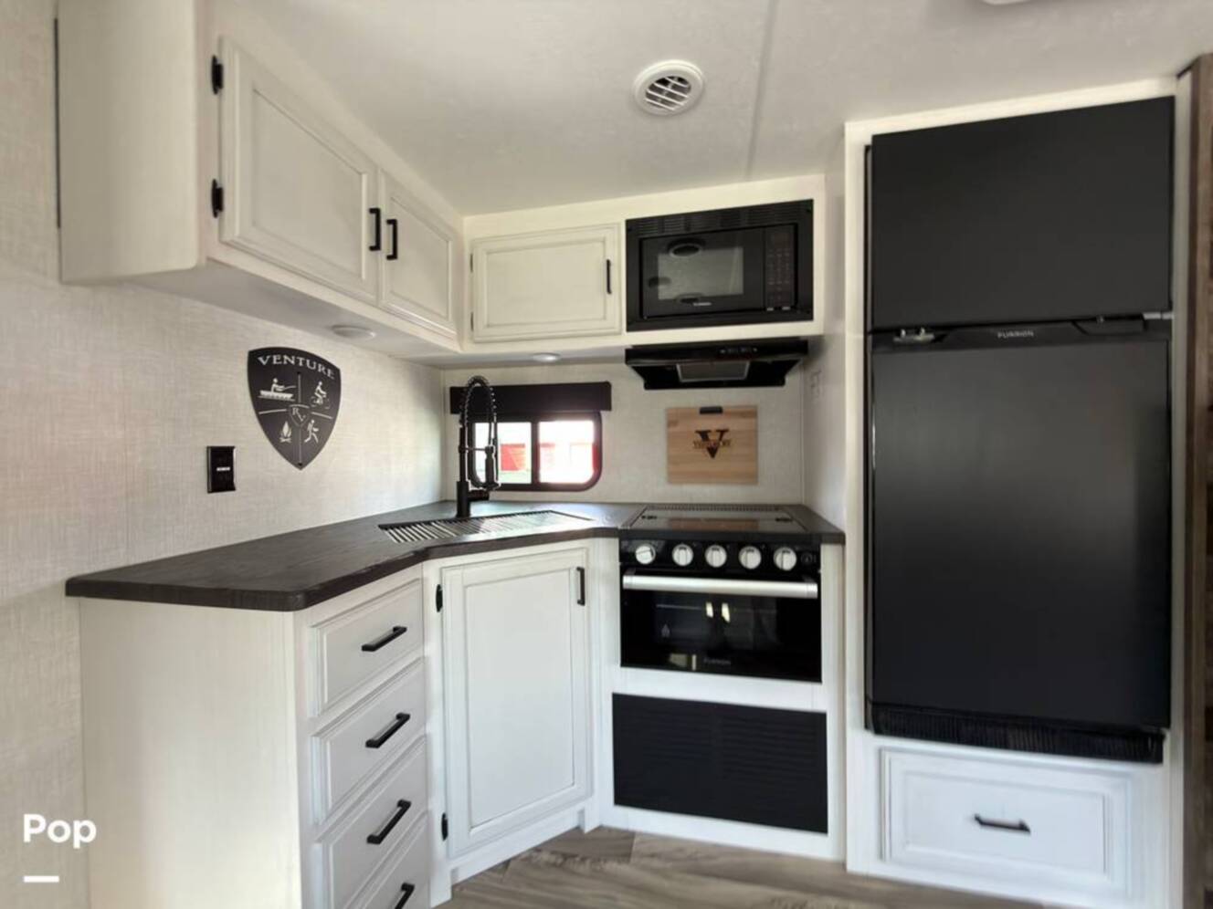 A photo of this 2024 Venture Rv Stratus 261VRB