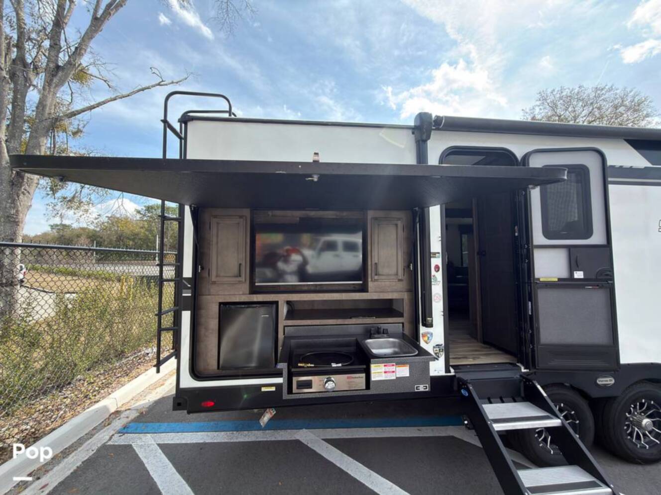 A photo of this 2024 Venture Rv Stratus 261VRB