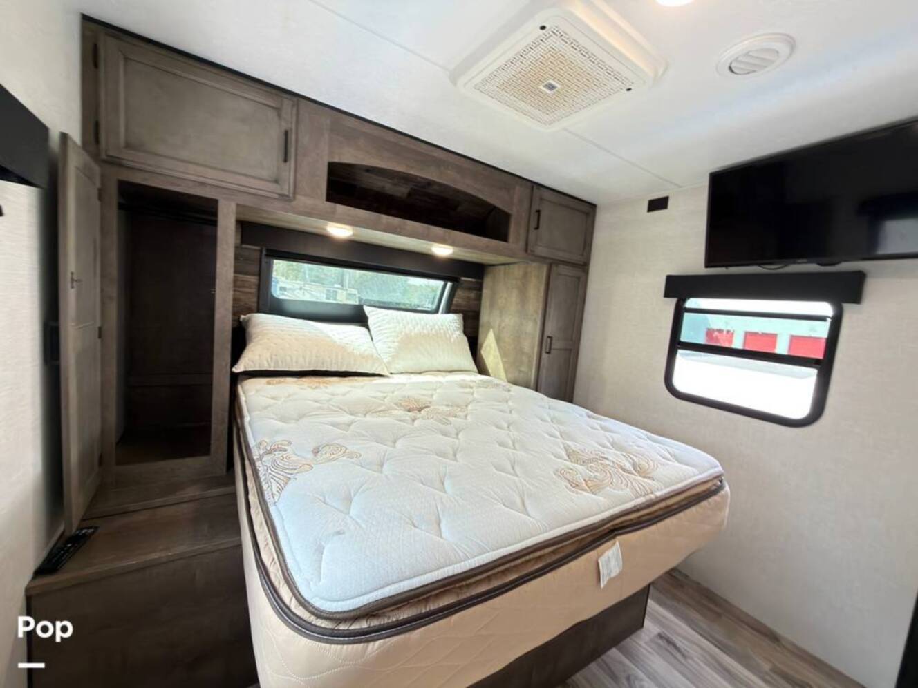 A photo of this 2024 Venture Rv Stratus 261VRB