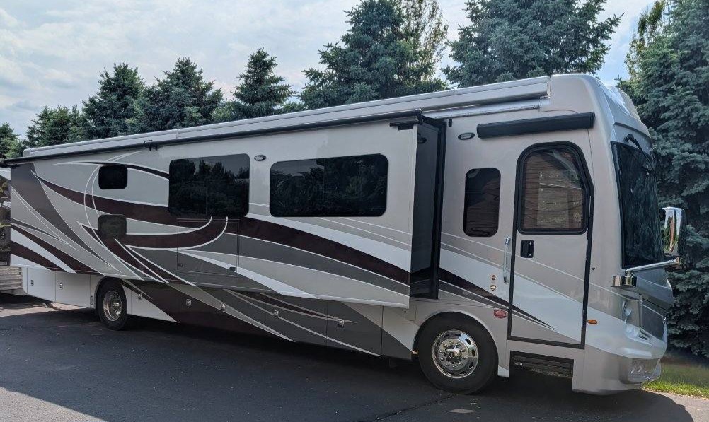 2022 Fleetwood DISCOVERY LXE 40G RV