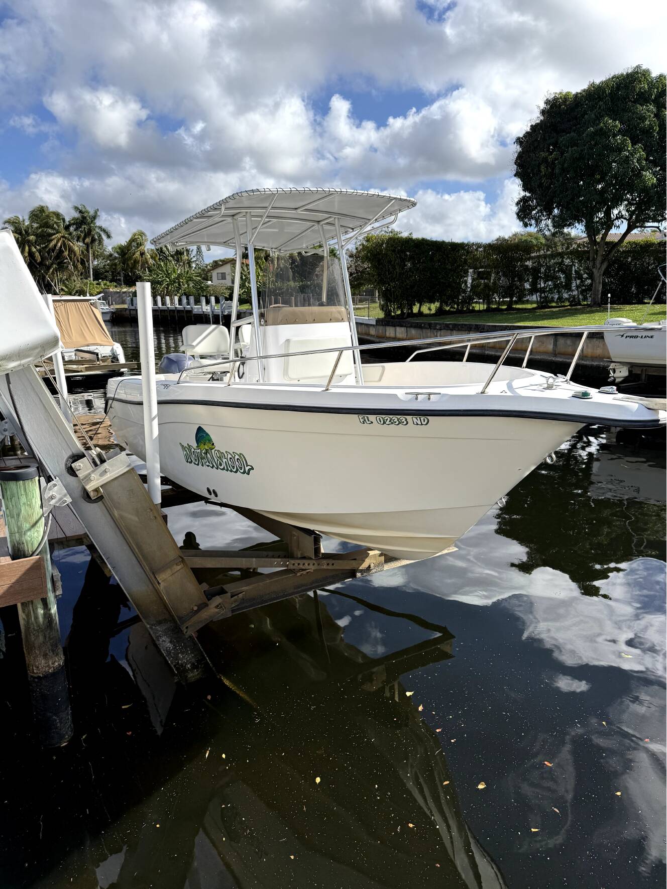 A photo of this 2006 Seaswirl 2100 Striper