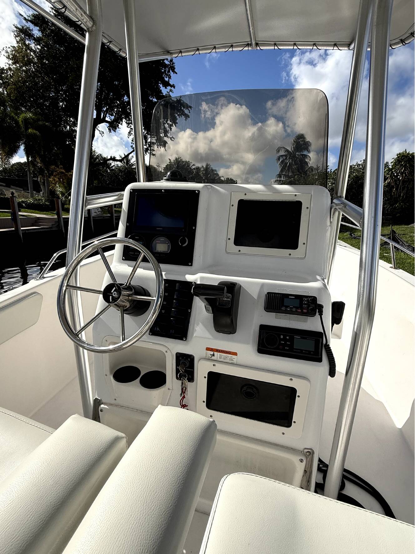 A photo of this 2006 Seaswirl 2100 Striper