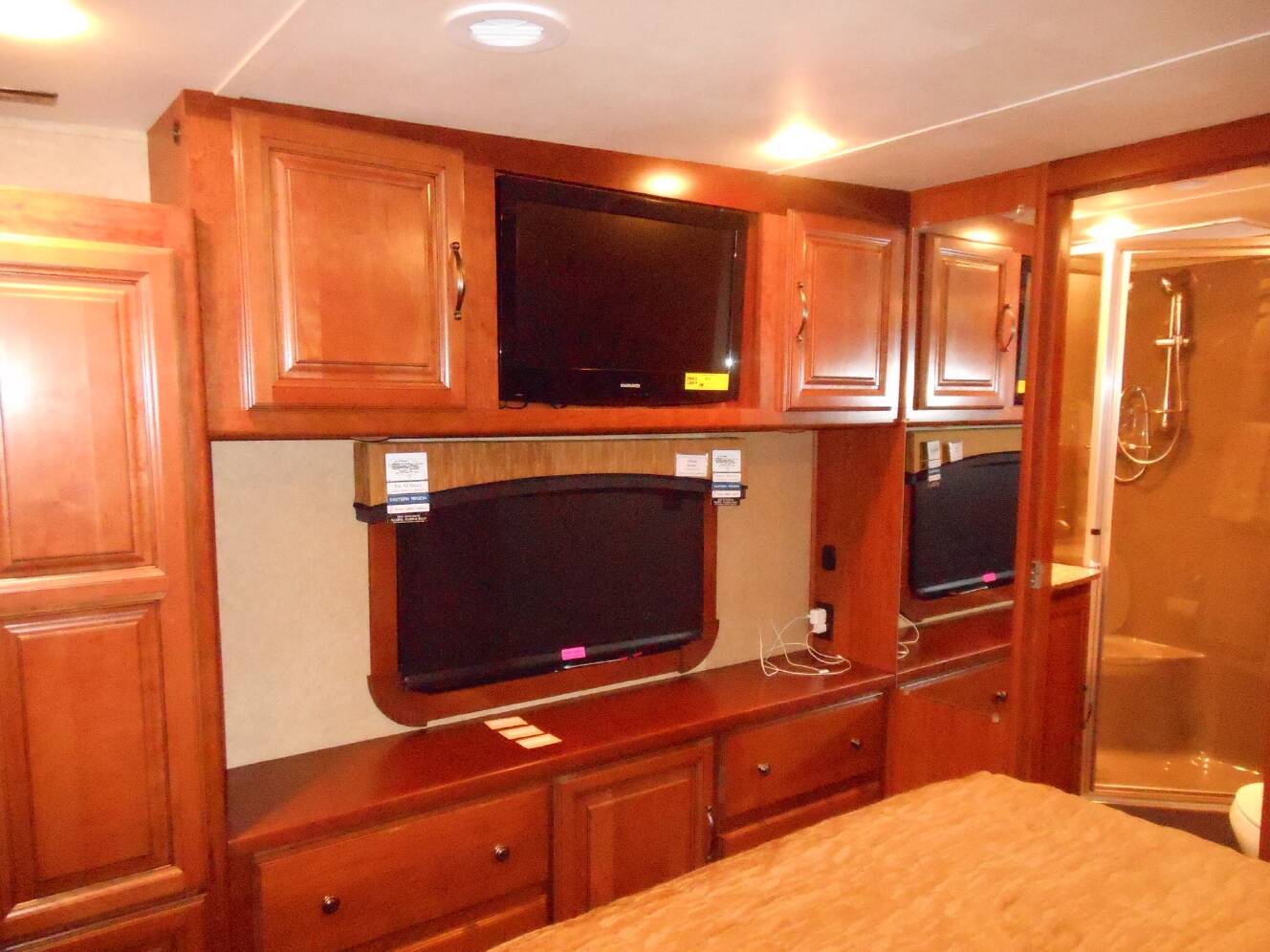 A photo of this 2013 Crossroads REDWOOD 36RL