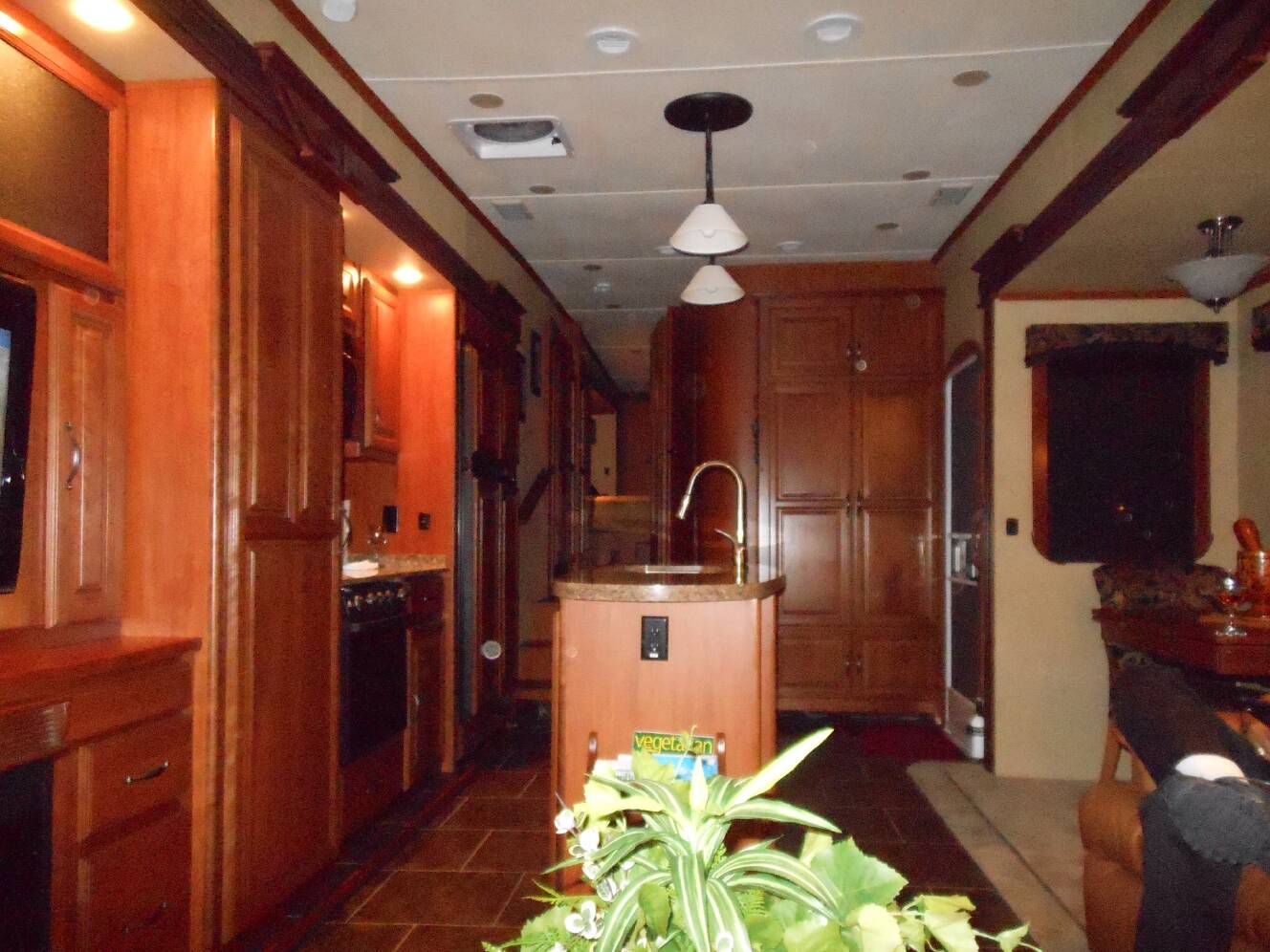 A photo of this 2013 Crossroads REDWOOD 36RL
