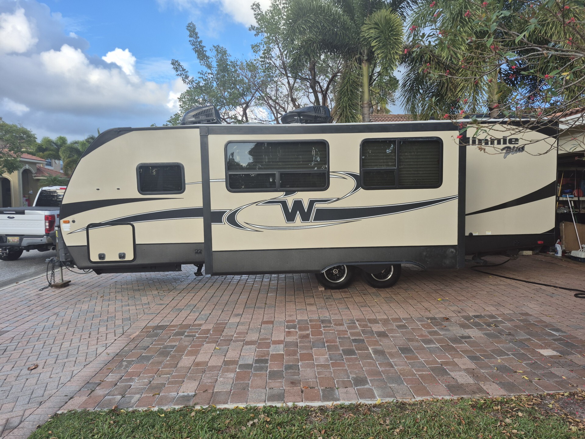 2019 Winnebago MINNIE PLUS 27BHSS in stuart FL