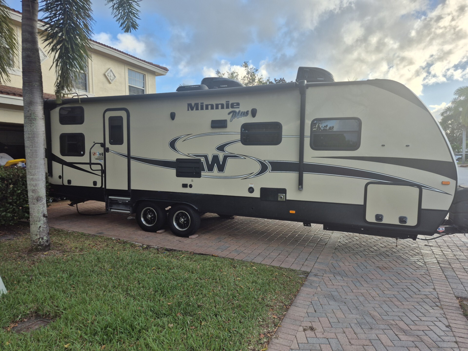 2019 Winnebago MINNIE PLUS 27BHSS RV