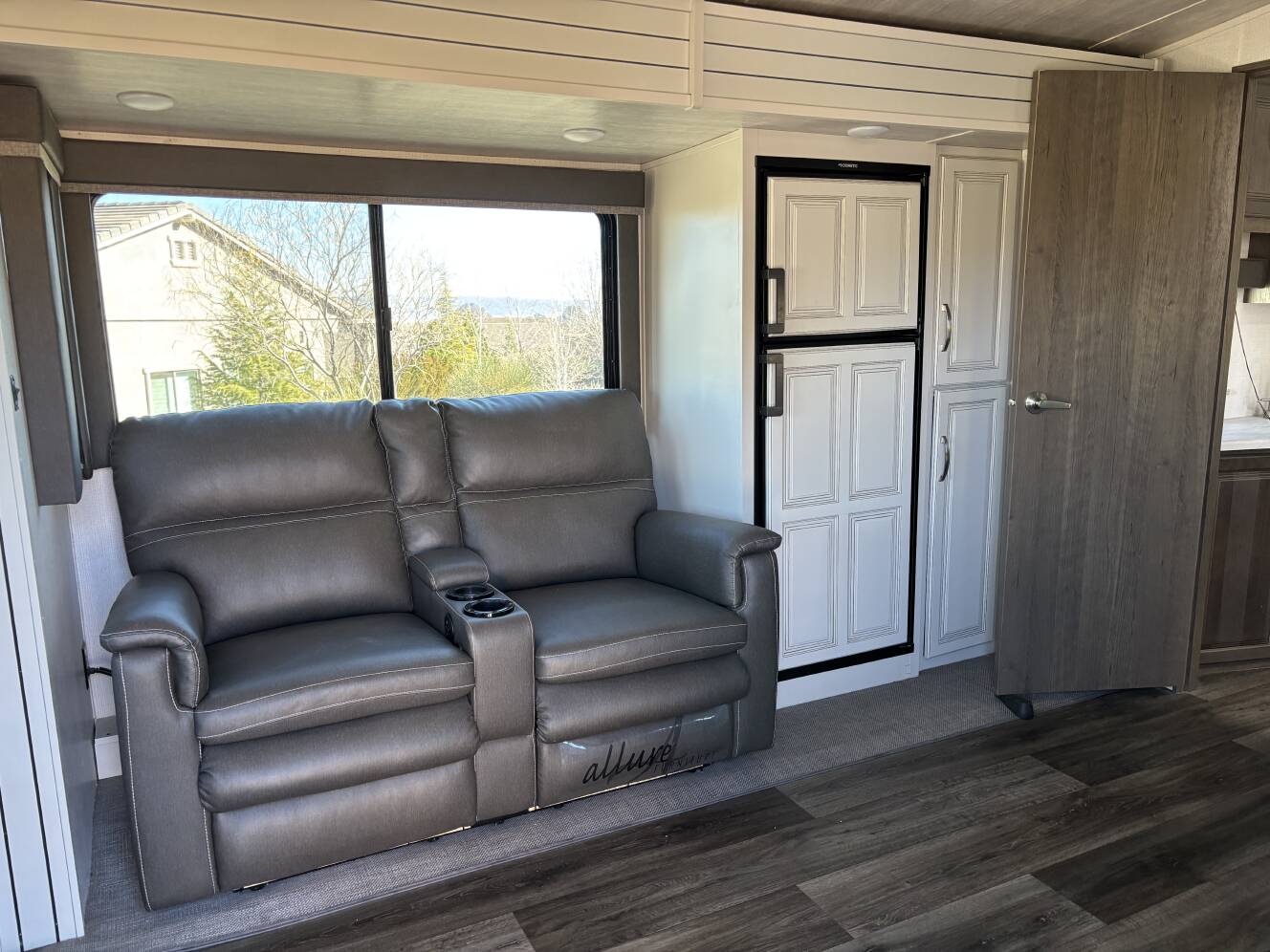 A photo of this 2022 Keystone COUGAR HALF-TON 25RDSWE