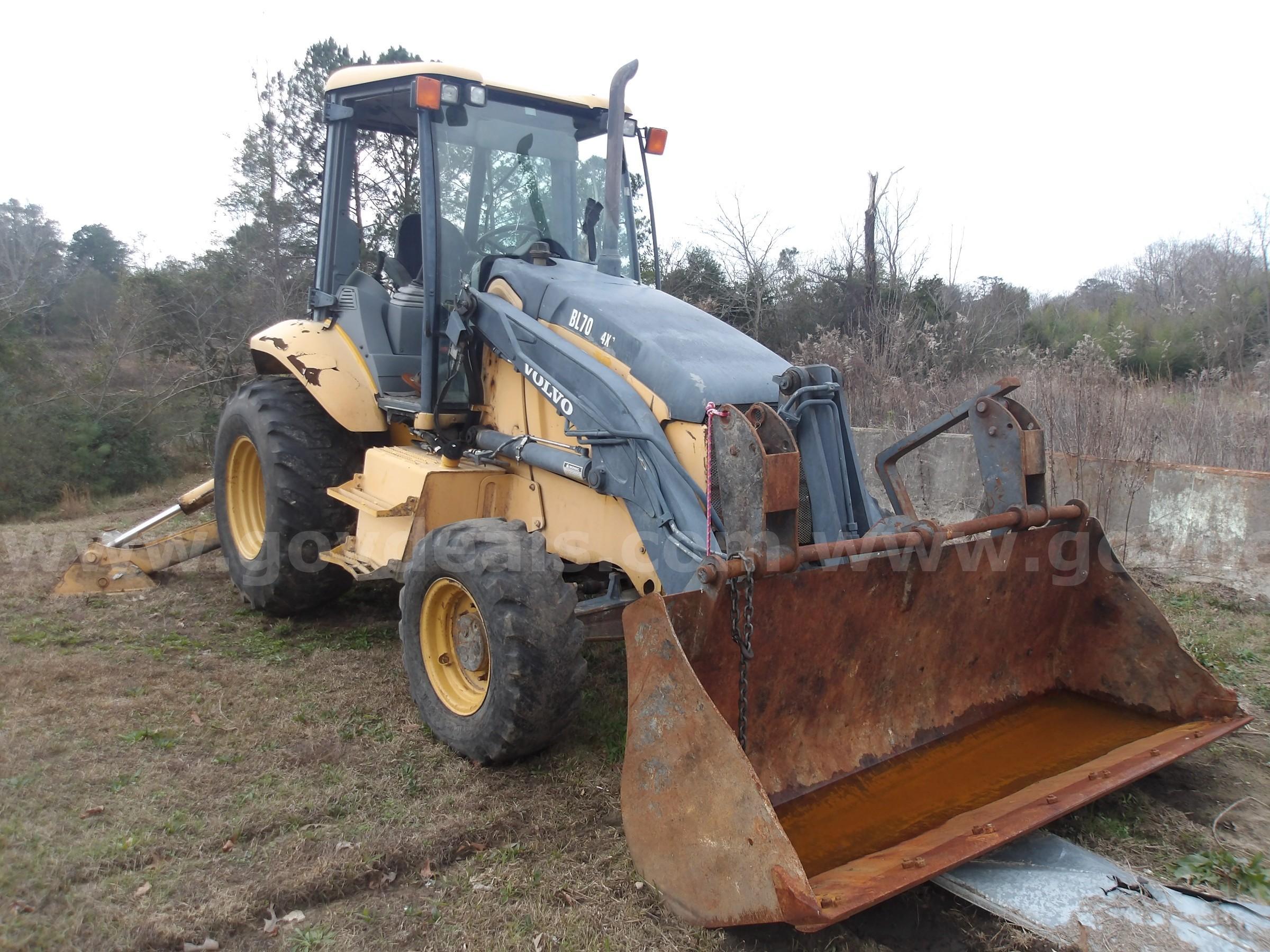 VOLVO BL 70 Backhoe