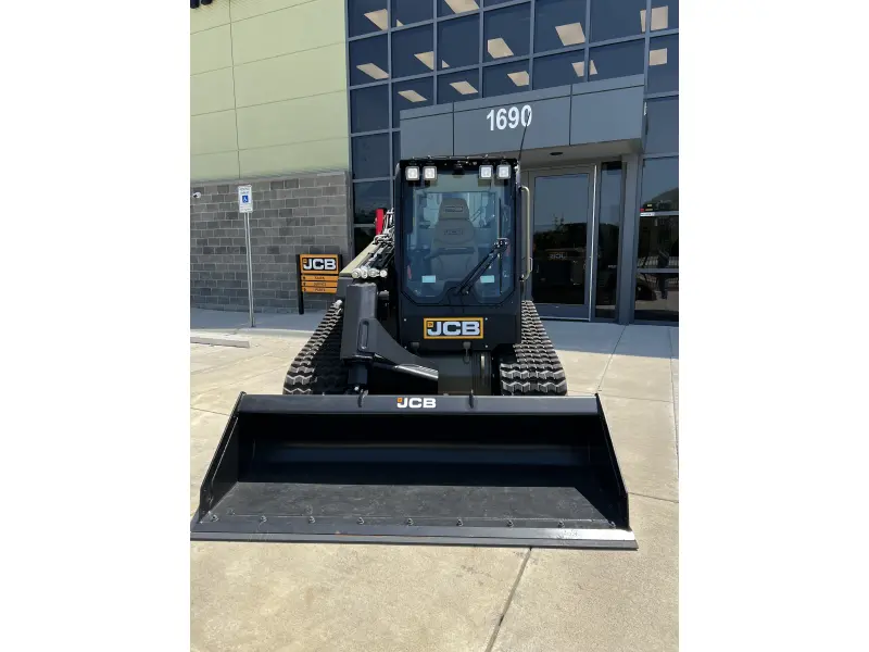 2025 JCB 3TS-8T