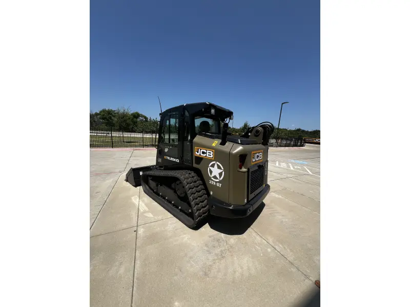 2025 JCB 3TS-8T