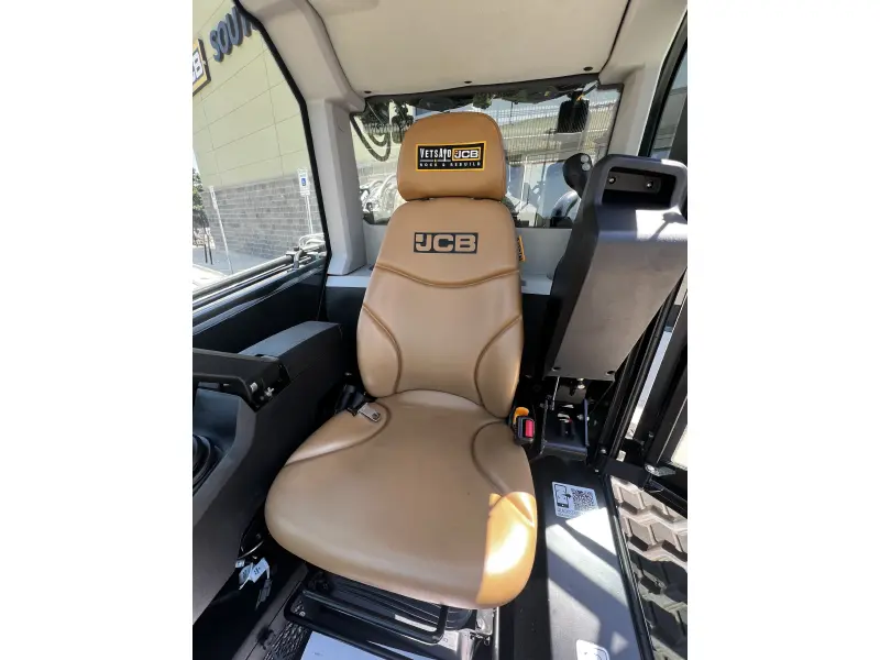 2025 JCB 3TS-8T
