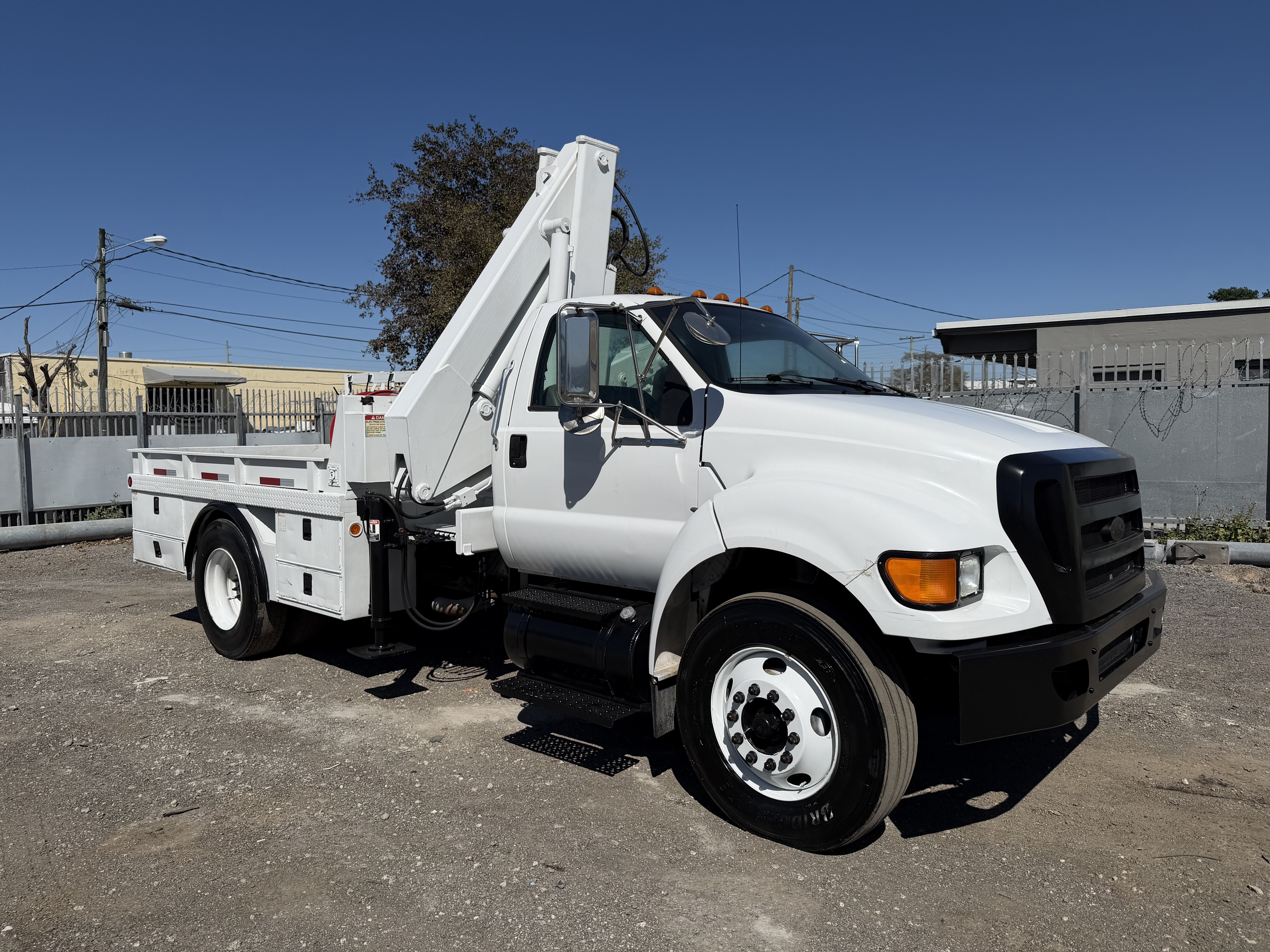 2007 FORD F750 in Miami, FL