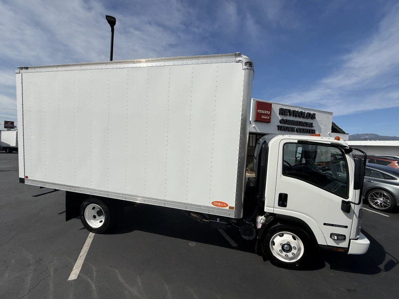 2025 ISUZU NRR GAS