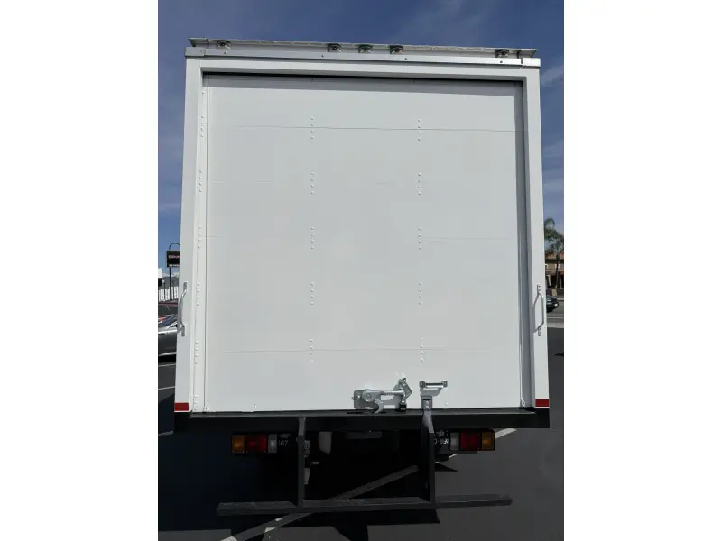 2025 ISUZU NRR GAS
