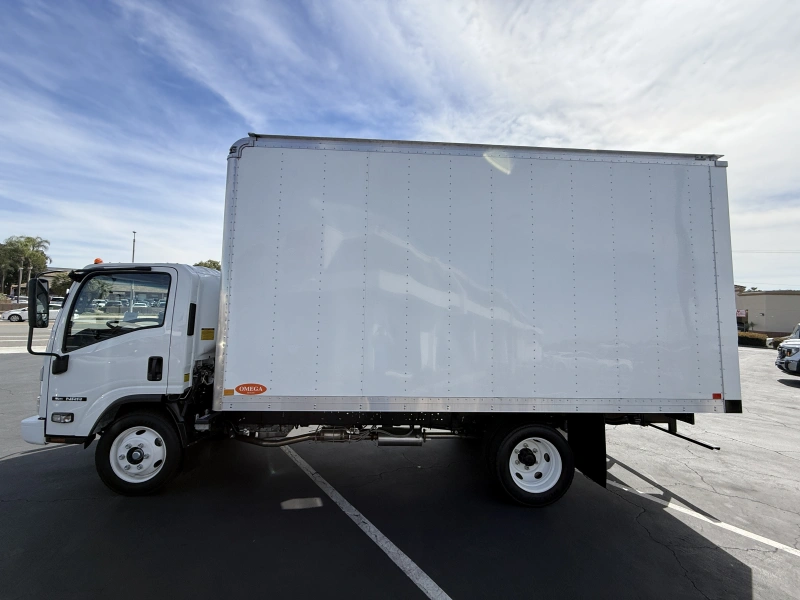 2025 ISUZU NRR GAS