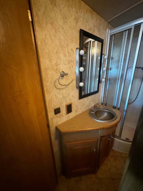 2009 Winnebago DESTINATION 39N in trinidad CO