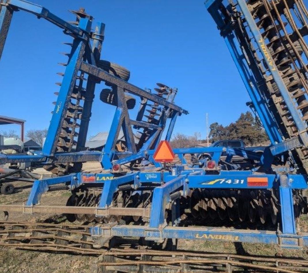 2012 LANDOLL 7431-33 in Coyville, KS