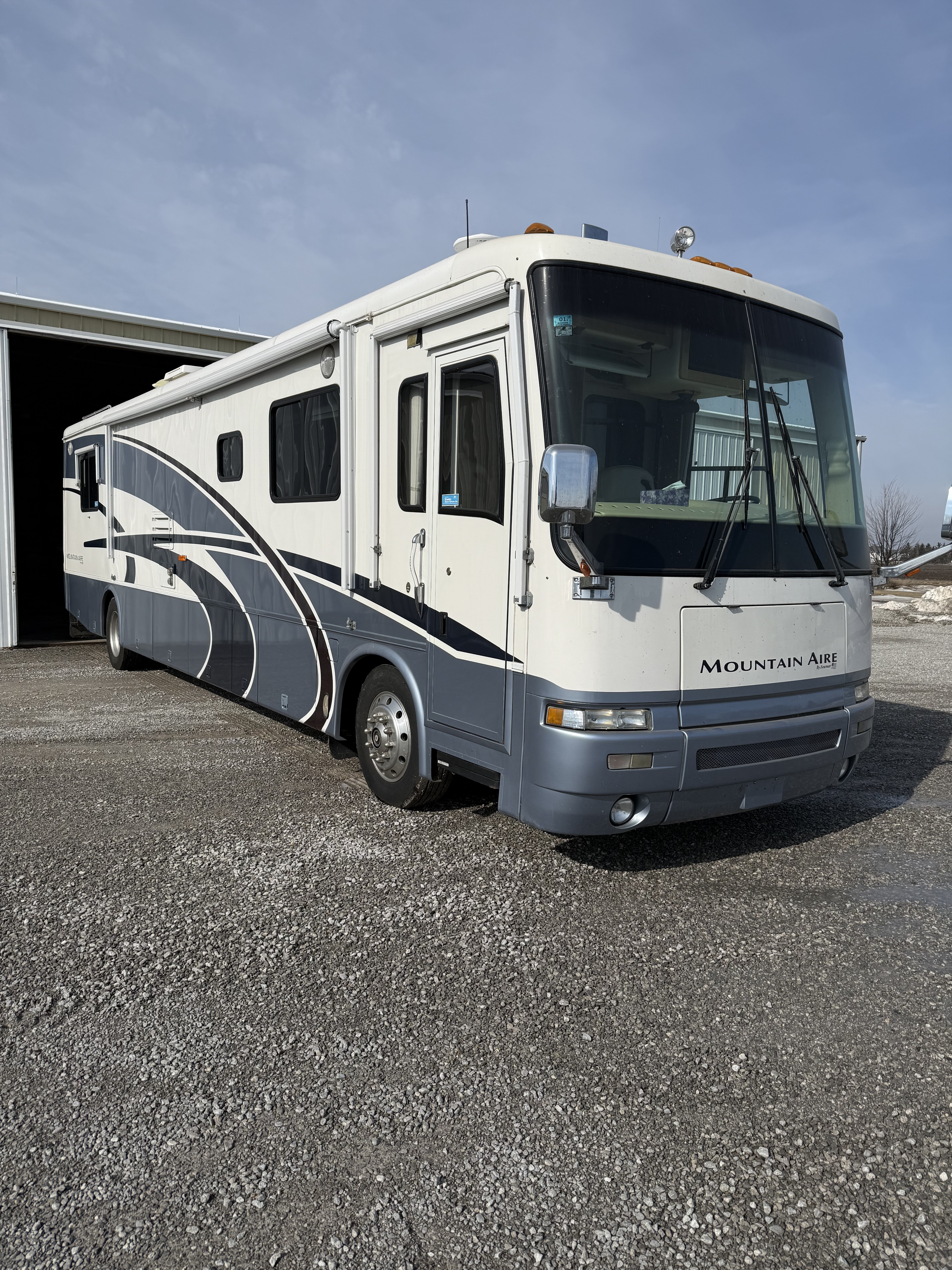 2000 Newmar MOUNTAIN AIRE 4032 in kawkawlin MI