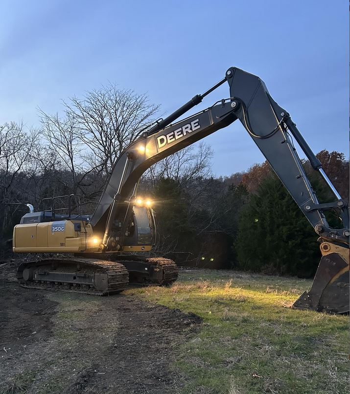 2017 DEERE 350G LC in Petersburg, TN