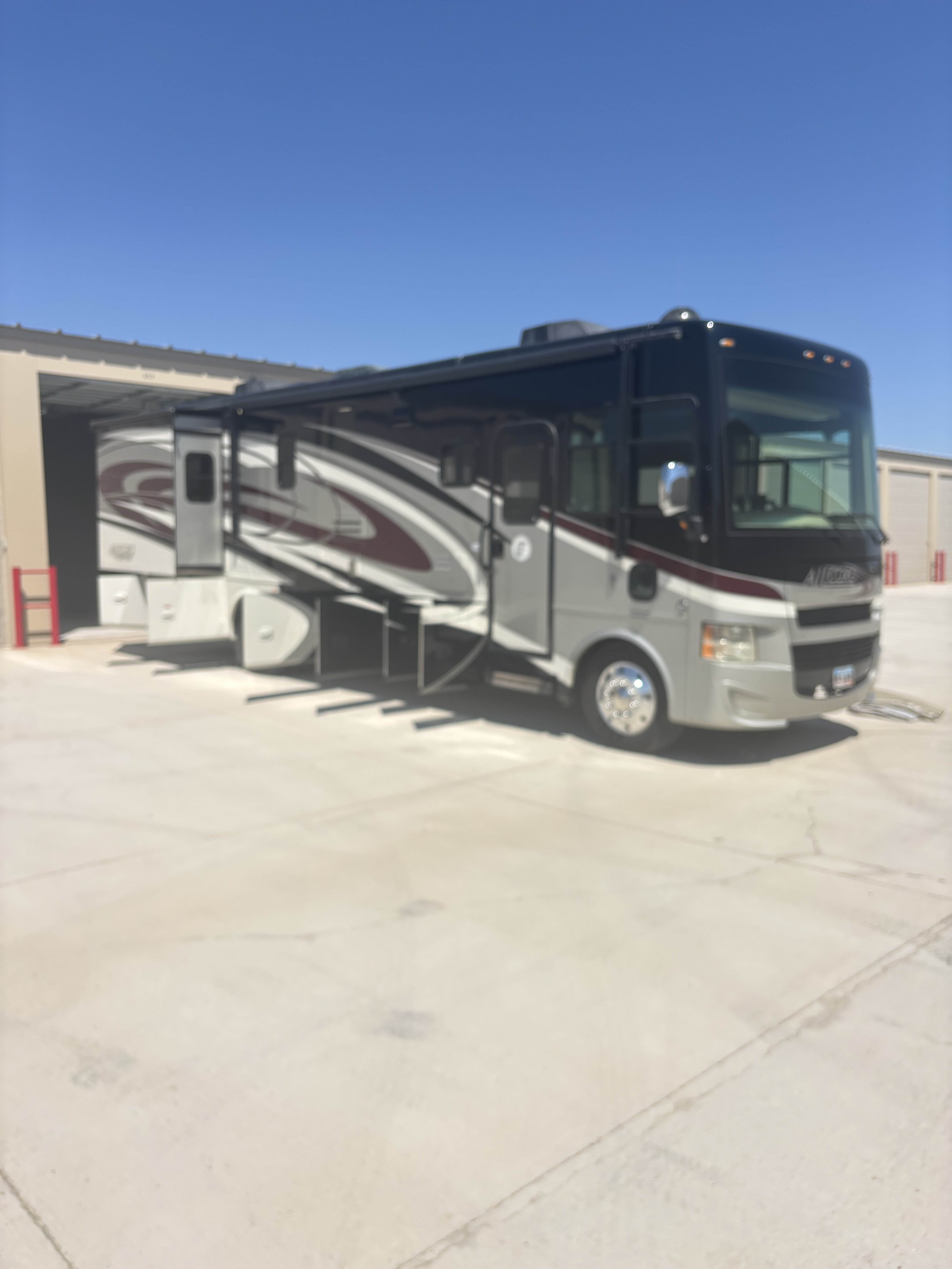 2016 Tiffin Motorhomes ALLEGRO 32 SA in livermore CO