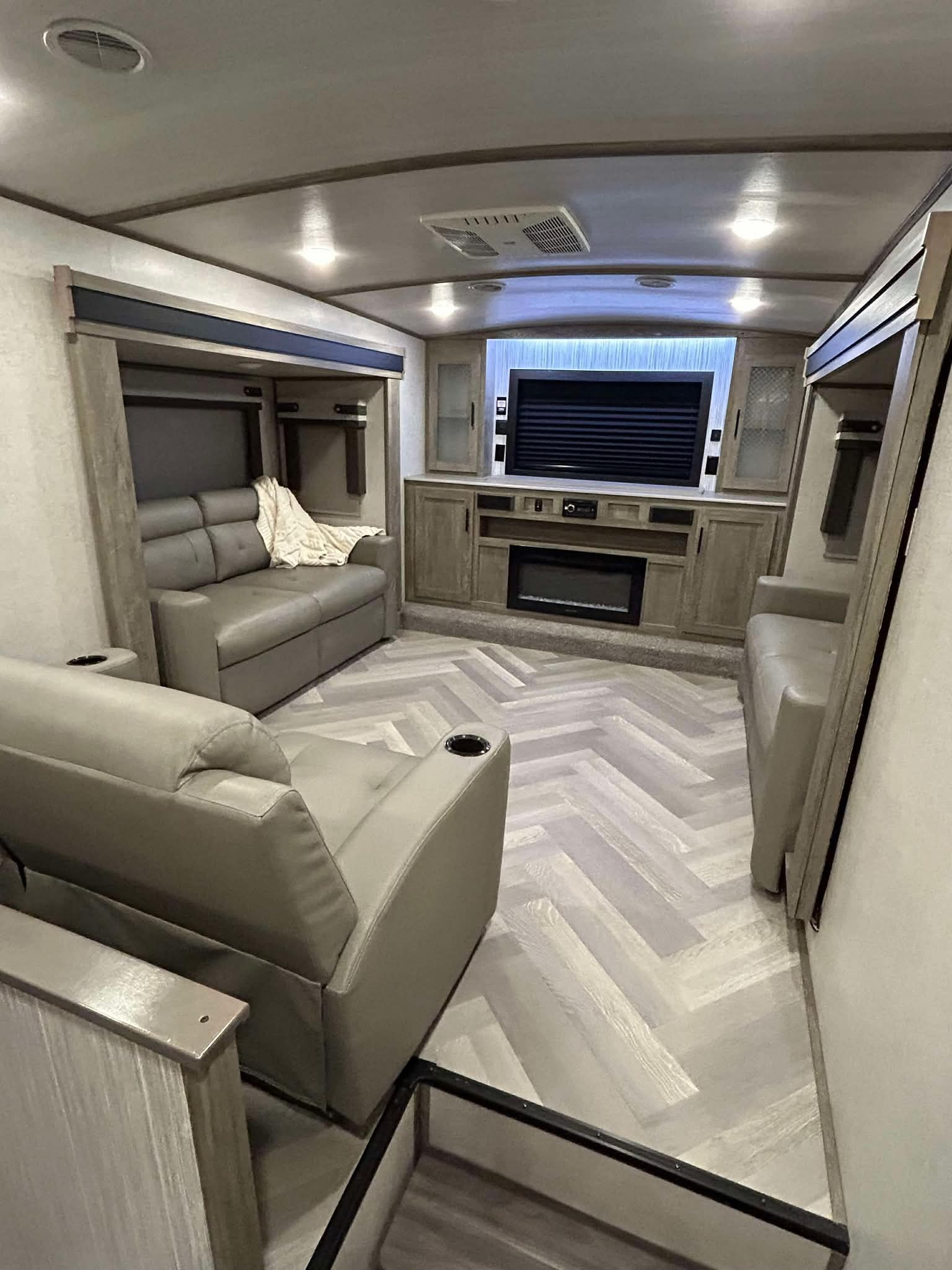2021 Forest River SALEM HEMISPHERE 378FL RV