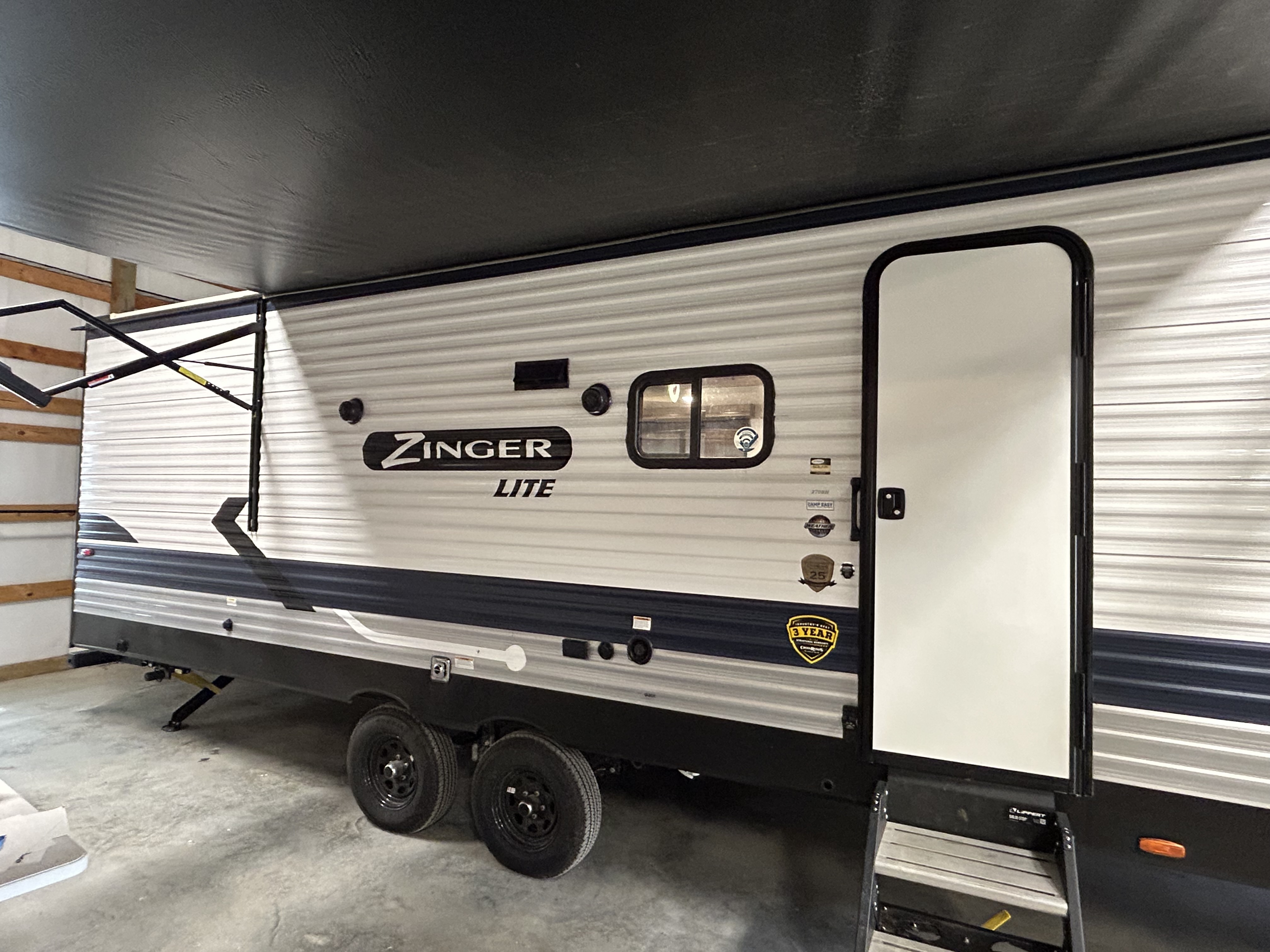 2022 Crossroads ZINGER LITE 270BH in bradford AR