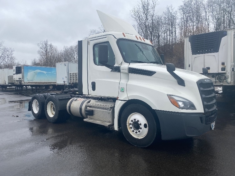 2021 FREIGHTLINER CASCADIA 126 in Binghamton, NY