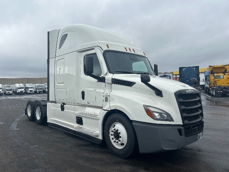 2022 FREIGHTLINER CASCADIA 126 in Louisville, KY