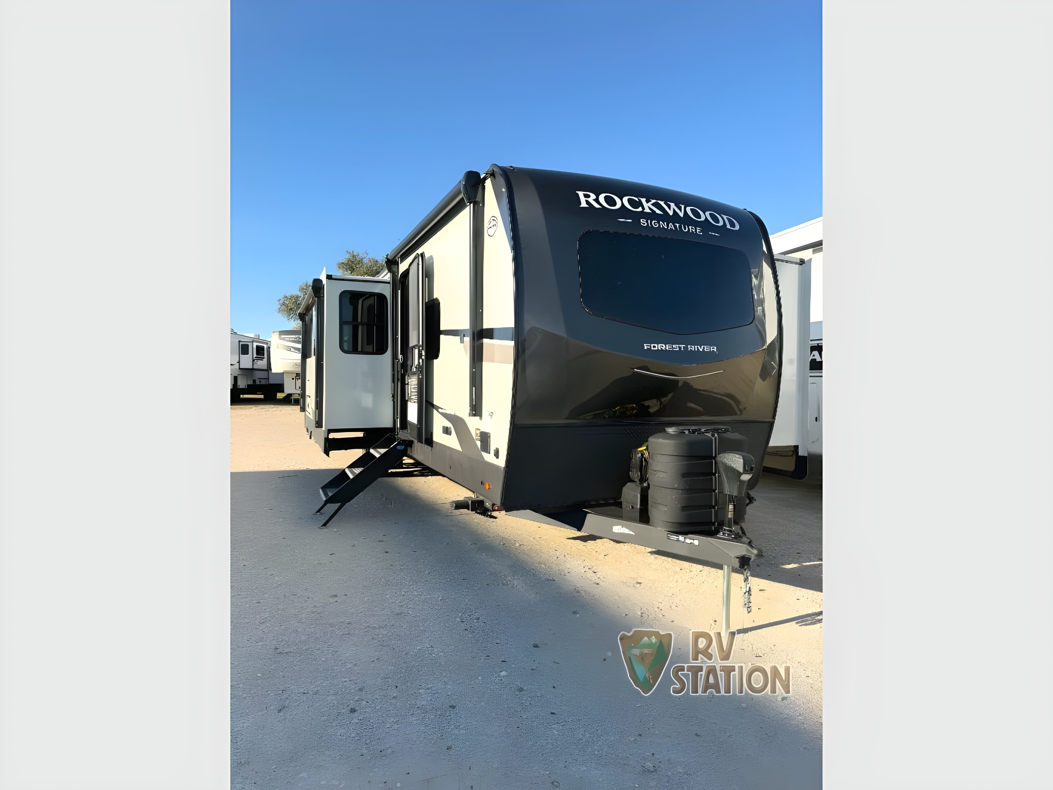 2026 Forest River Rv Rockwood Signature 8336BH RV