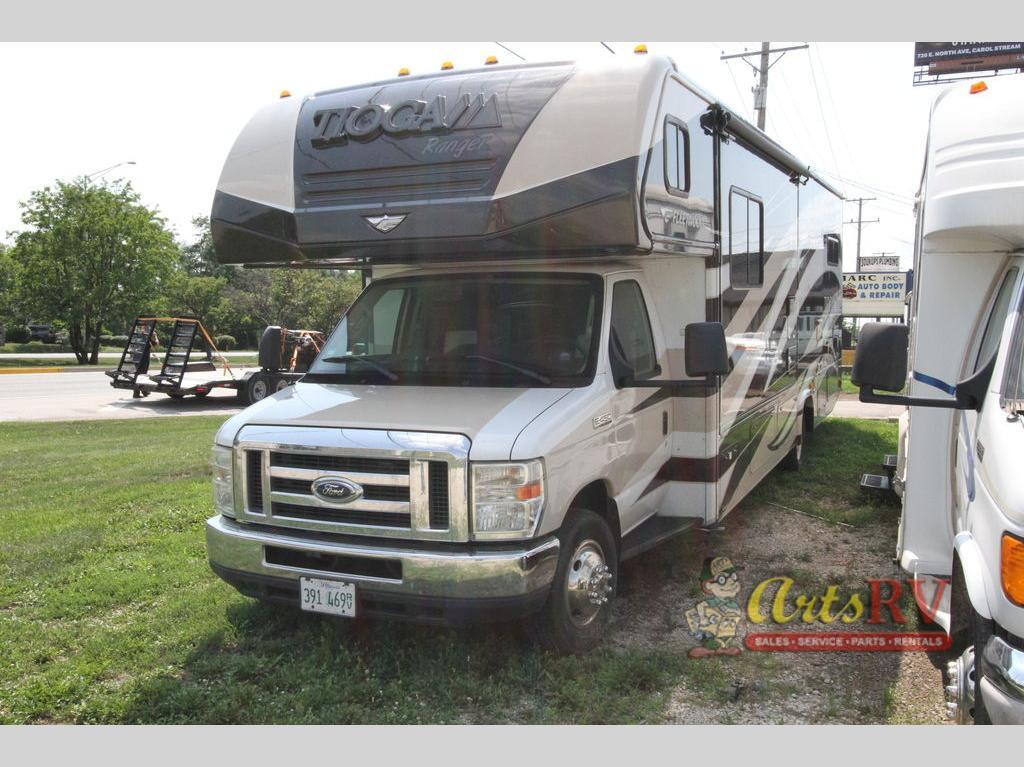 2013 Fleetwood Rv Tioga 31M in glen ellyn IL