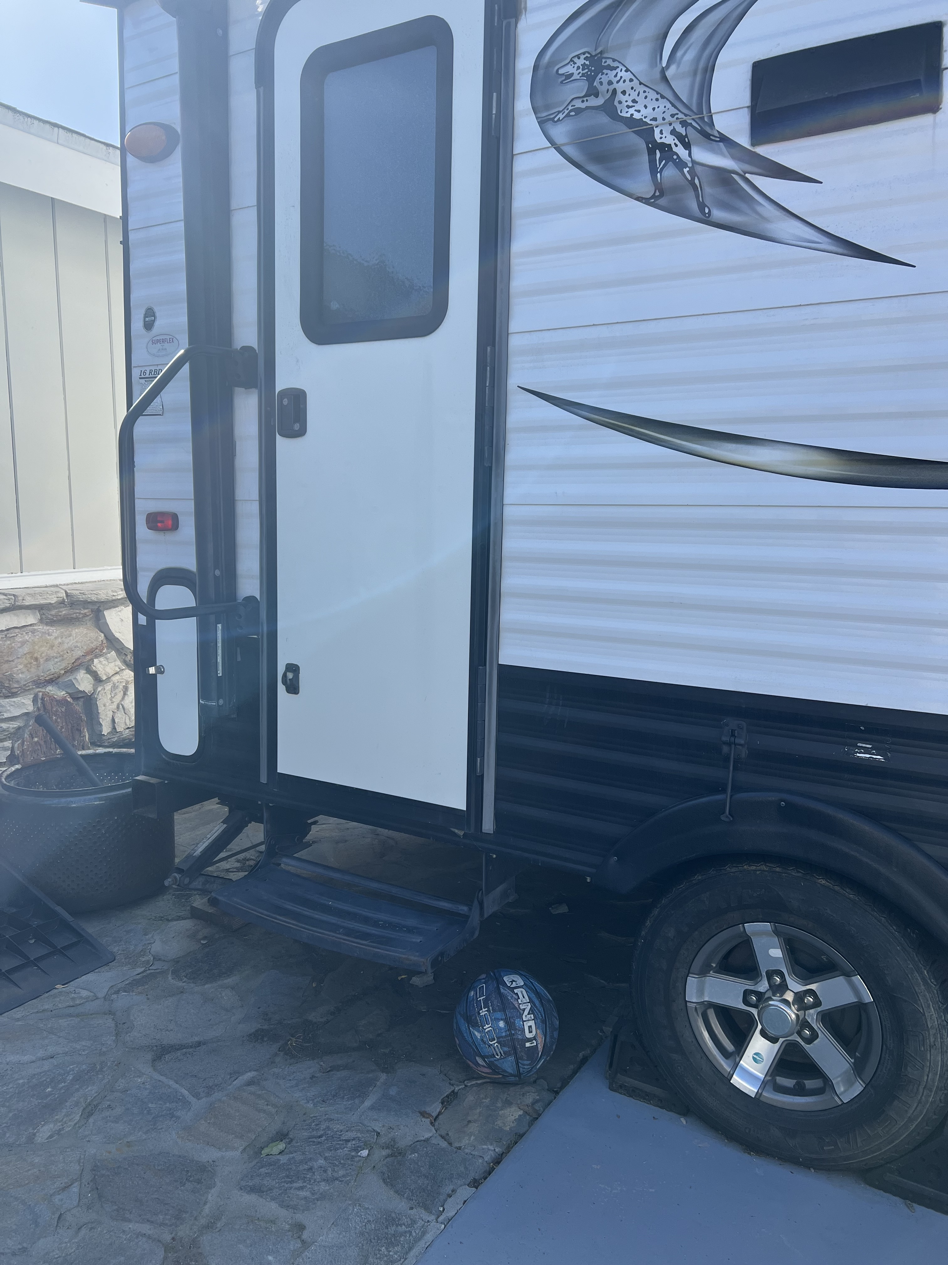 2015 Coachmen CLIPPER ULTRA-LITE 16RBD in seal beach CA