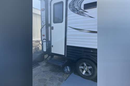 2015 Coachmen CLIPPER ULTRA-LITE 16RBD in seal beach CA