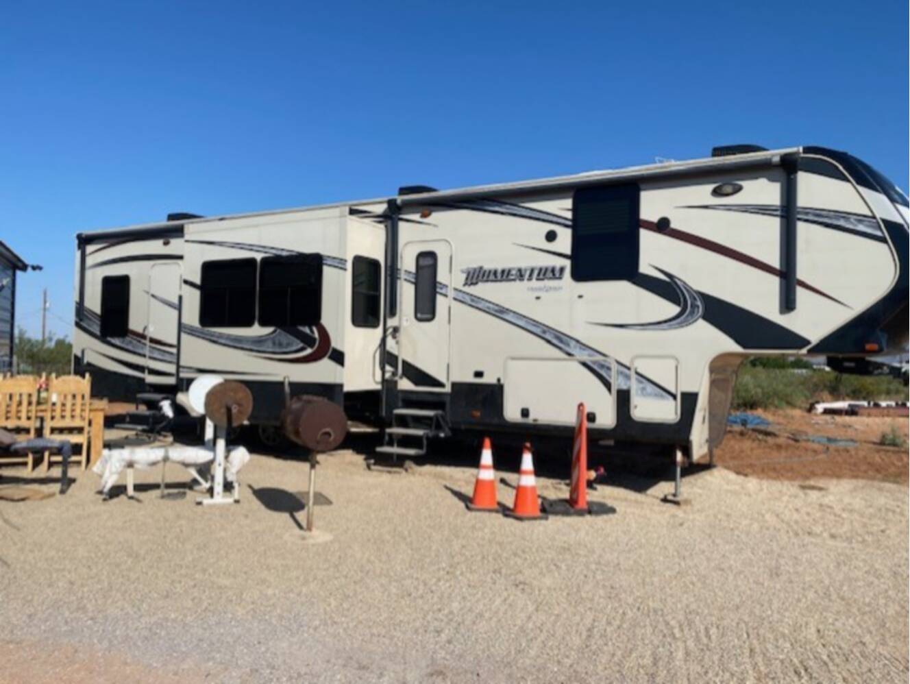 A photo of this 2015 Grand Design MOMENTUM 385TH
