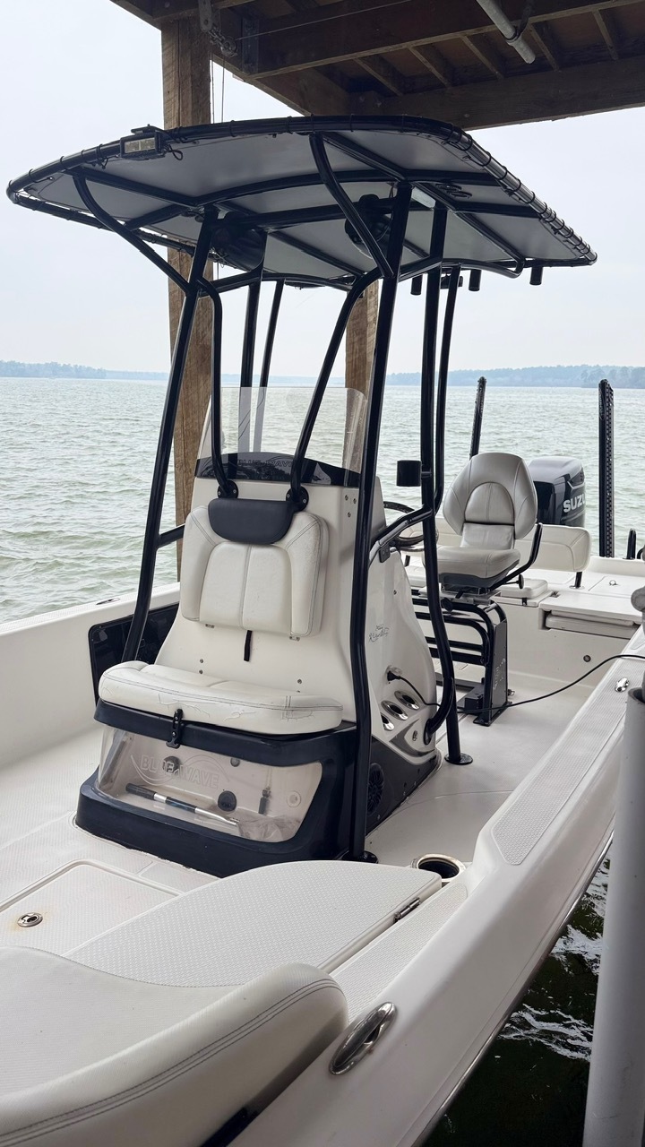 2017 Blue Wave 2400 Pure Bay in navasota TX