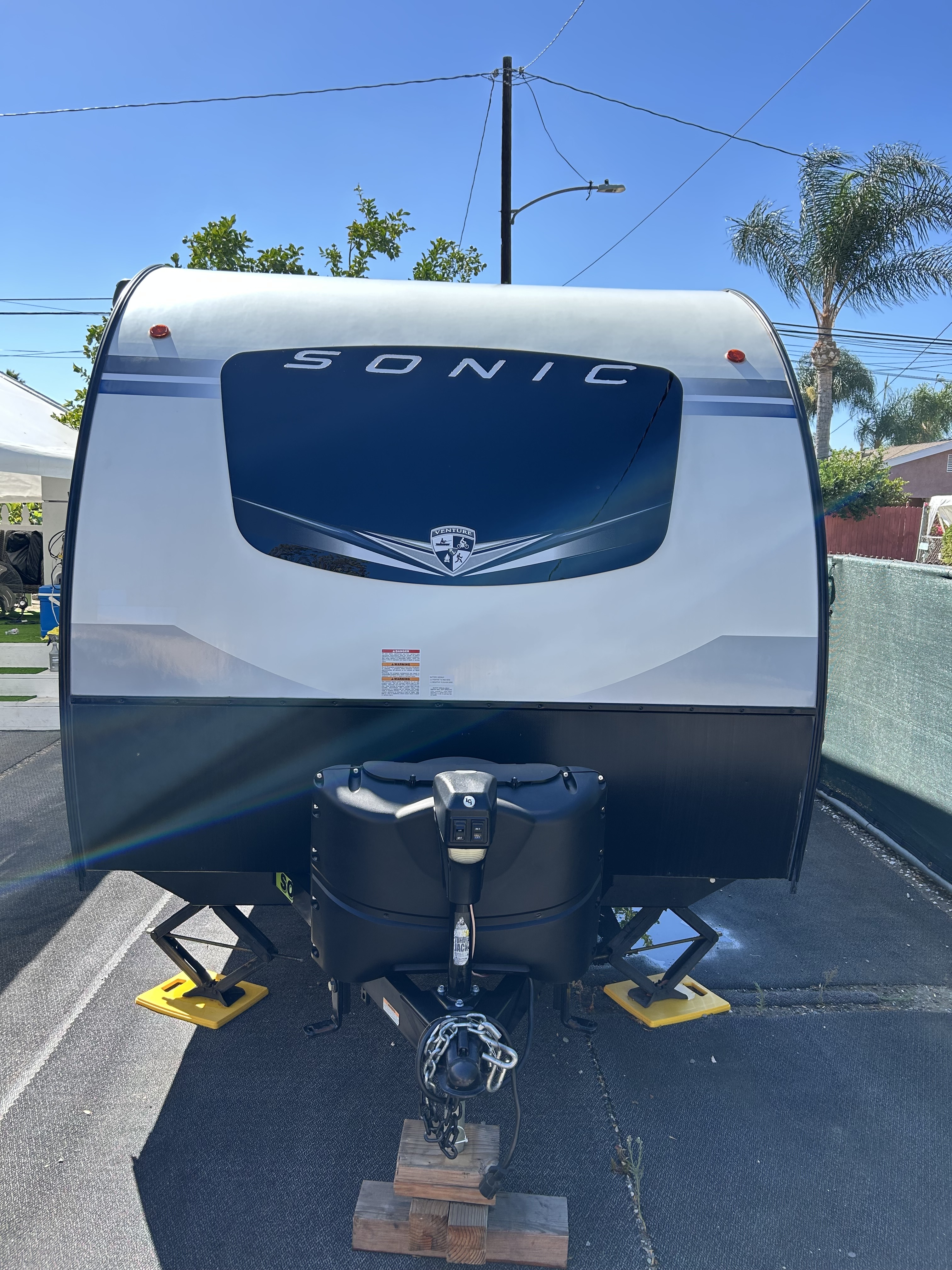2022 Venture Rv SONIC 211VDB in chino CA