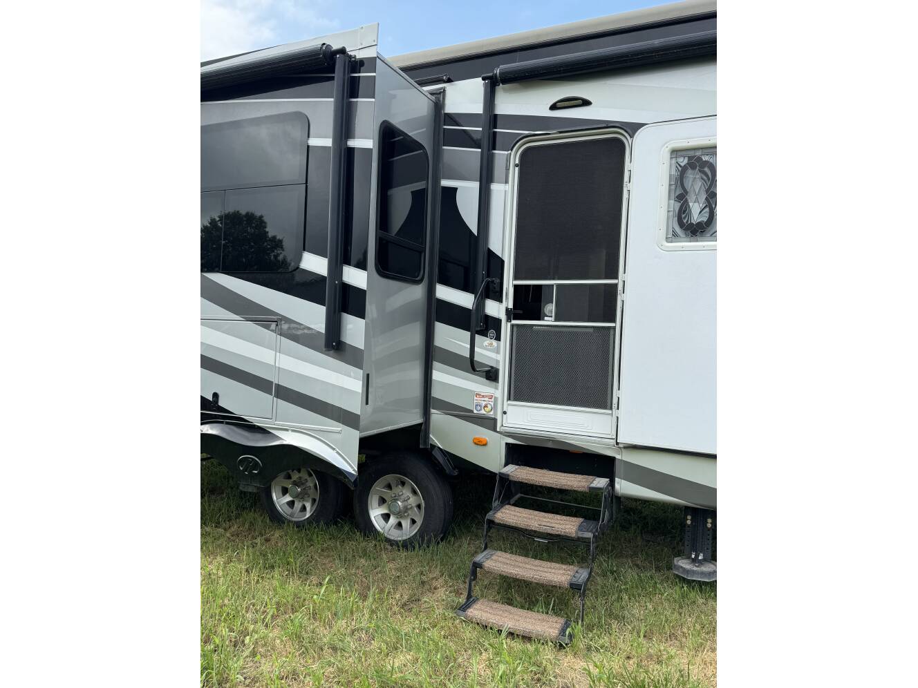 A photo of this 2016 Heartland LANDMARK 365 LM KEY WEST