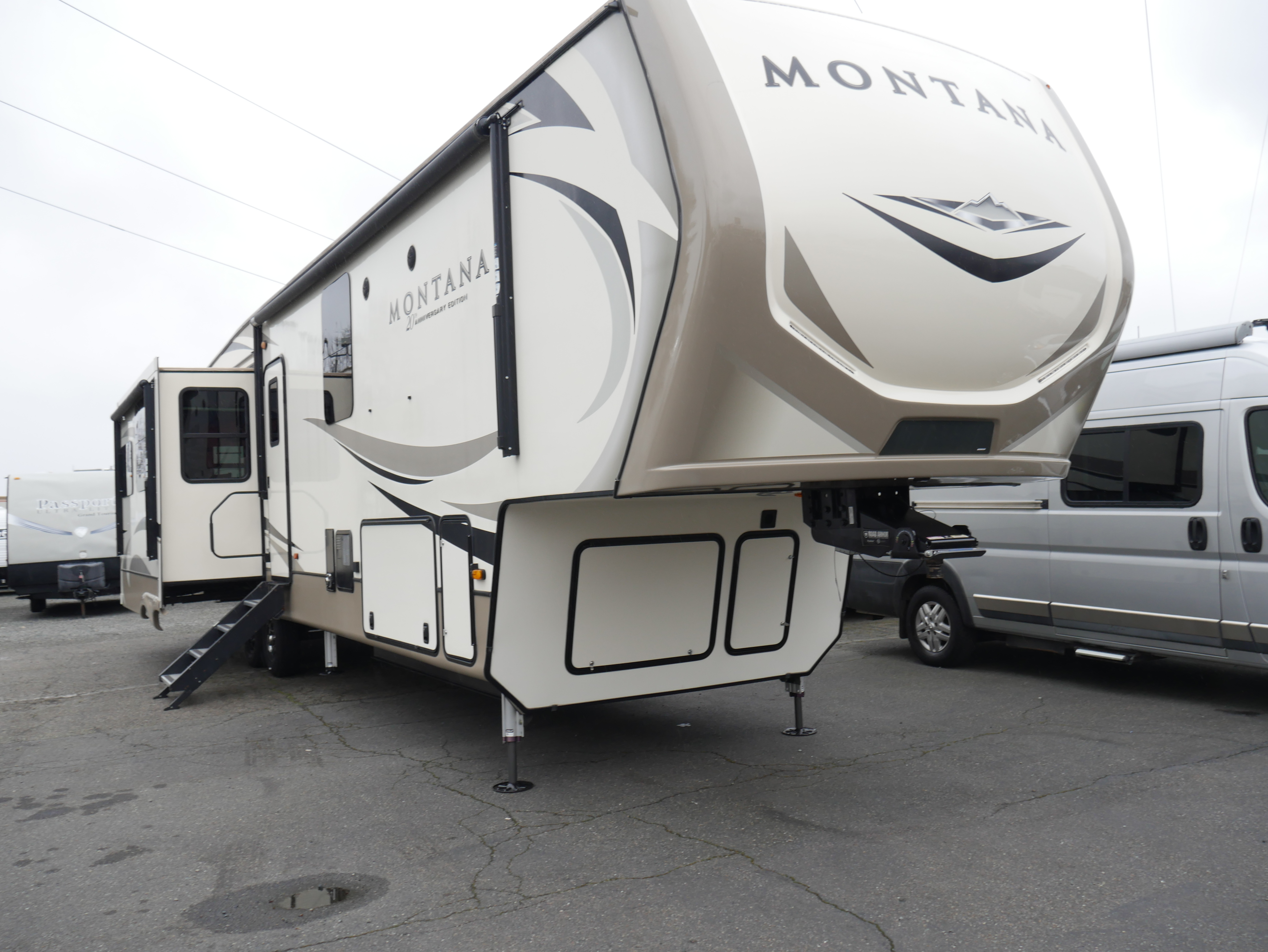 2019 Keystone MONTANA 3930FB in puyallup WA