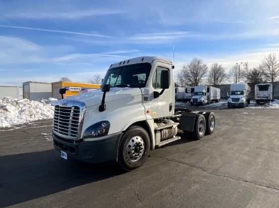 2019 FREIGHTLINER CASCADIA 125 in Fredericksburg, VA