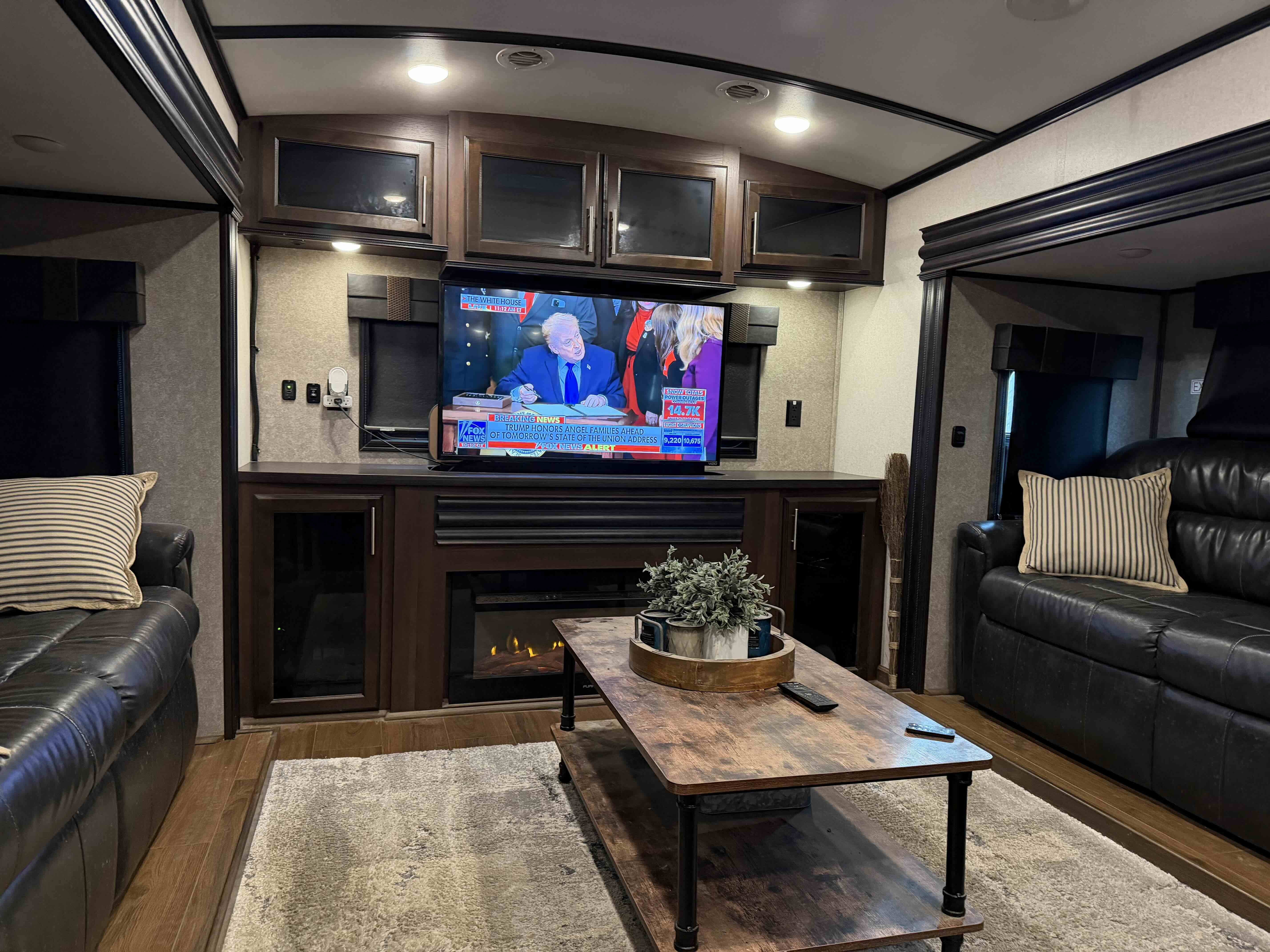 2018 Jayco NORTH POINT 387RDFS RV
